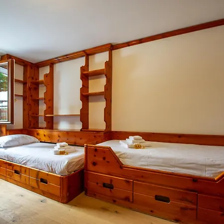 Lägenhet Lo Nel Cuore Di Courmayeur